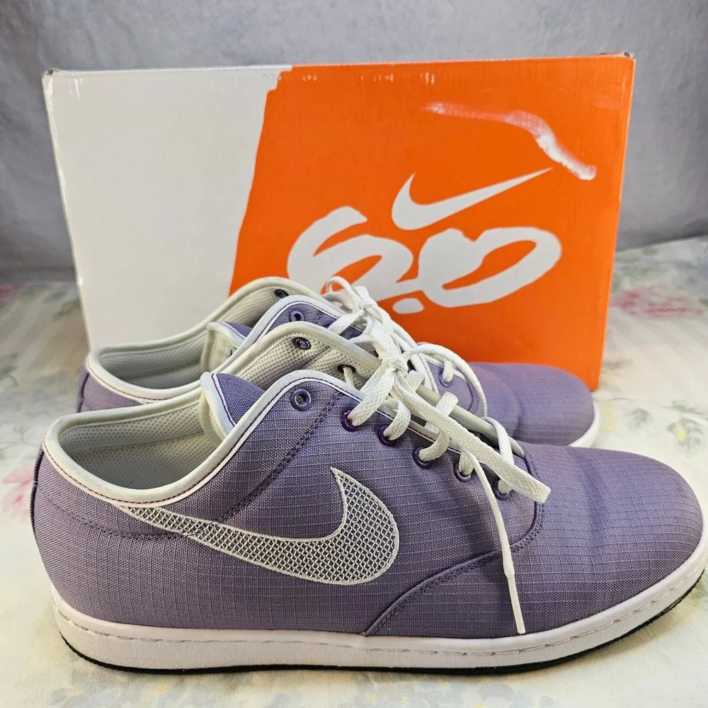 Rare Nike Air Isis Women's Purple White Canvas‎ Sneakers Size 11 Shoes